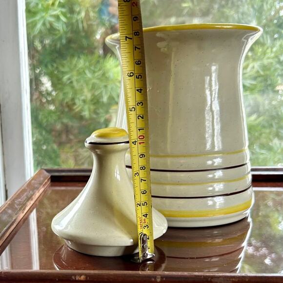 Vintage Mid-Century Modern "Genie" Ribbed Canister Ceramic Cookie Jar - Picture 13 of 16